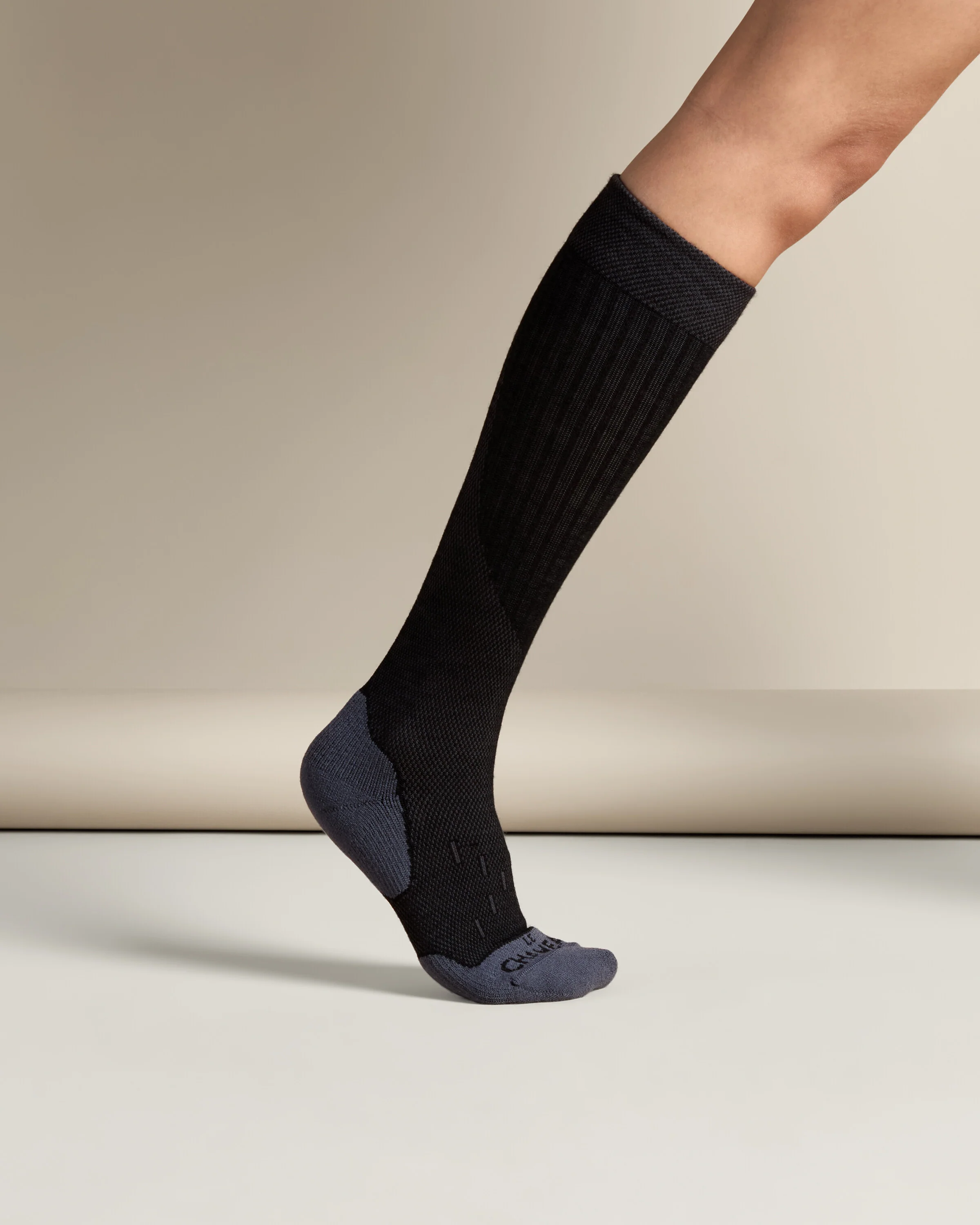 The Ultimate Socks Mid - Black - Image 4